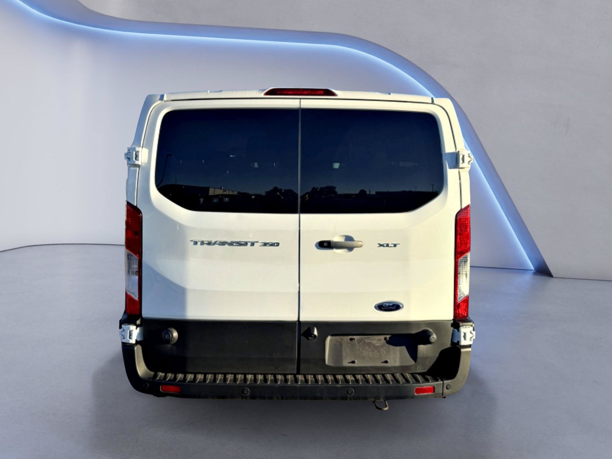 Used 2024 Ford Transit 350 XLT RWD image 5