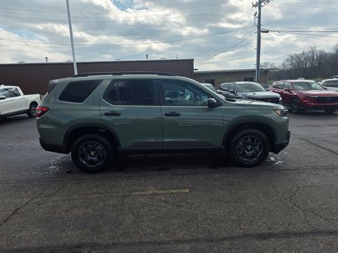 New 2026 Honda Pilot TrailSport image 2