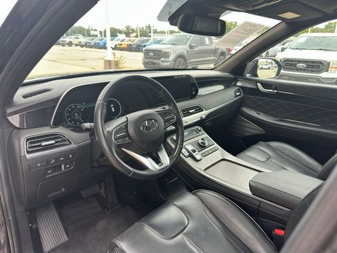 Used 2022 Hyundai Palisade Calligraphy FWD image 2