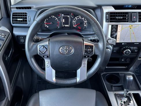 Used 2022 Toyota 4Runner SR5 Premium w/ Moonroof Package RWD image 81