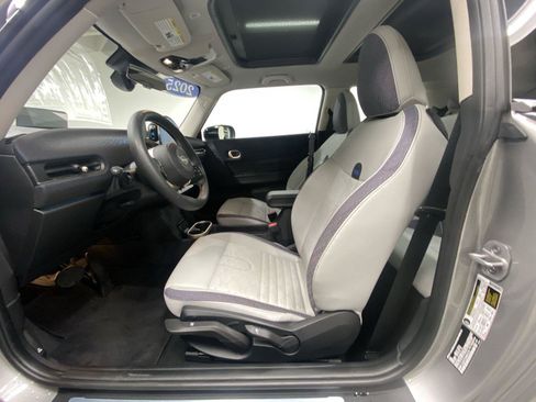 Used 2025 MINI Cooper 2-Door Hardtop FWD image 17