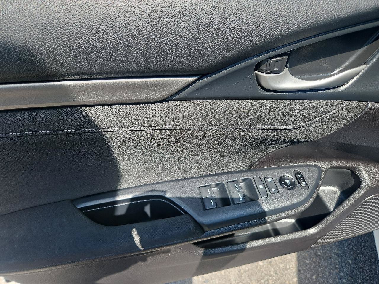 Used 2020 Honda Civic EX image 14