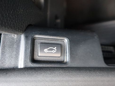 Used 2010 BMW 135i Convertible image 15