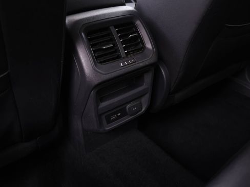 Used 2020 Volkswagen Tiguan SE FWD image 14