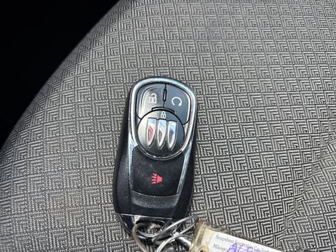 Used 2025 Buick Encore GX Preferred FWD image 21