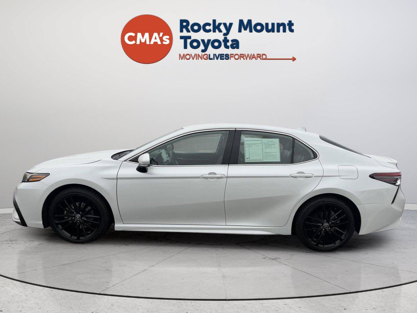Used 2023 Toyota Camry XSE FWD image 8