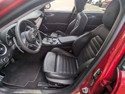 Used 2019 Alfa Romeo Giulia Ti Sport w/ Quick Order Package 22S Sport AWD/4WD image 18