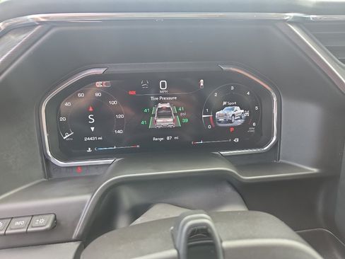 Used 2026 GMC Sierra 1500 Denali Ultimate AWD/4WD image 9
