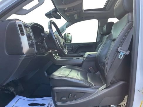 Used 2018 GMC Sierra 2500 Denali w/ Suspension Package, Off-Road AWD/4WD image 15