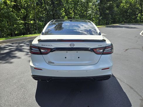 Used 2023 Nissan Maxima SR w/ Sport Mat Group FWD image 8