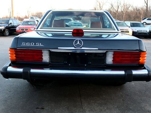 Used 1986 Mercedes-Benz 560 SL image 8