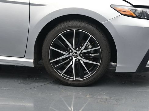 Used 2024 Toyota Camry SE FWD image 11