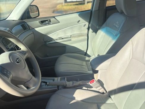 Used 2010 Subaru Forester 2.5X Premium image 4