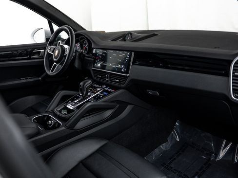 Certified 2023 Porsche Cayenne image 15