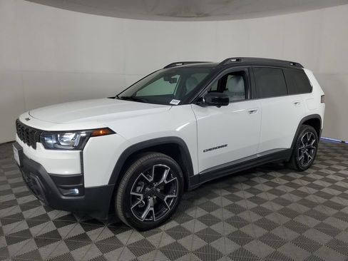 Used 2026 Jeep Cherokee Overland w/ Advanced Pro Tech Group AWD/4WD image 8