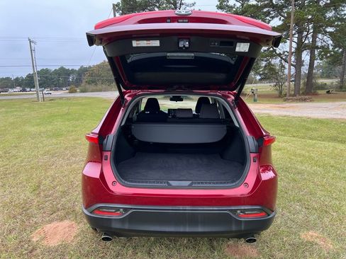 Used 2021 Toyota Venza LE w/ Carpet Mat Package (TMS) image 37