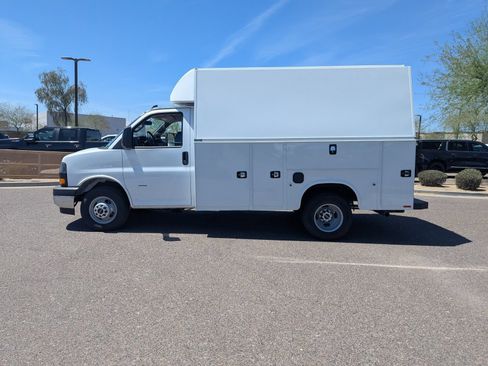 New 2025 GMC Savana 3500 w/ Power Convenience Package RWD image 3