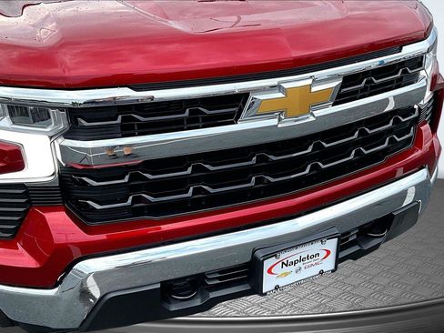 Used 2023 Chevrolet Silverado 1500 LT w/ Z71 Off-Road Package AWD/4WD image 29