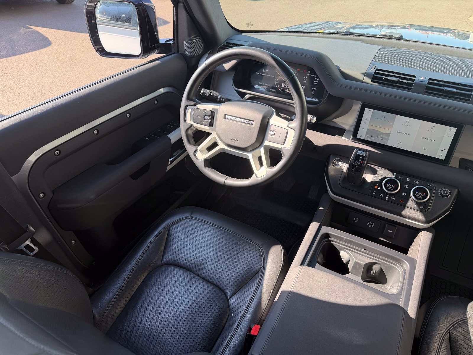Used 2023 Land Rover Defender 110 SE AWD/4WD image 6