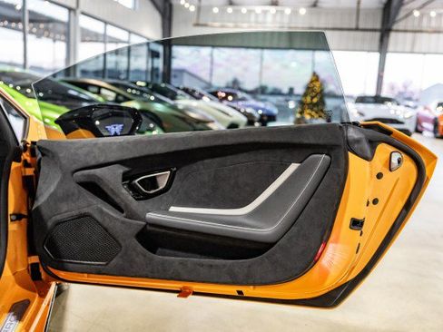 Used 2023 Lamborghini Huracan Tecnica image 14