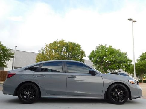 Used 2025 Honda Civic Sport image 9