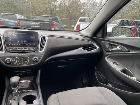 Used 2024 Chevrolet Malibu LT image 25