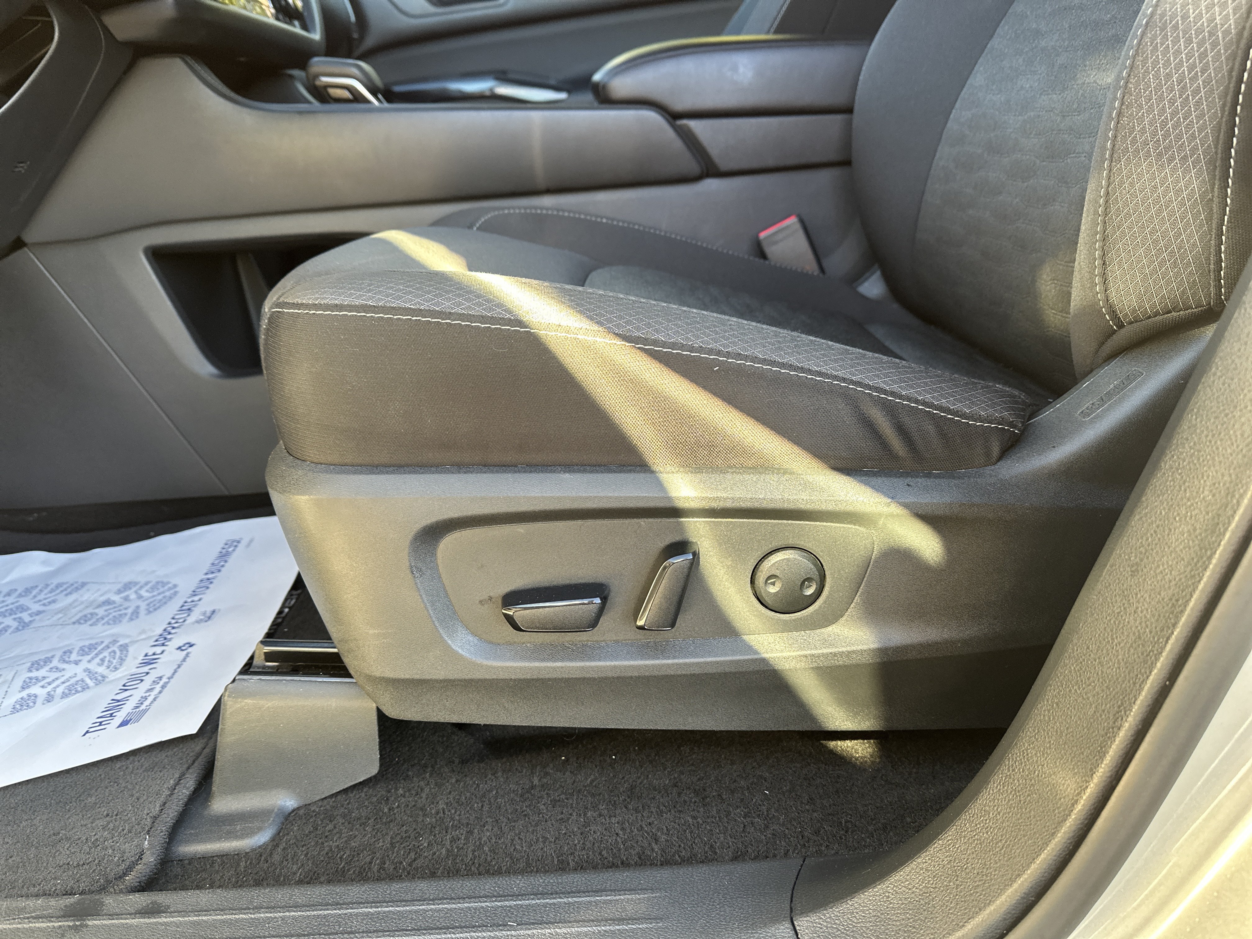 Used 2025 Nissan Pathfinder SV AWD/4WD image 9