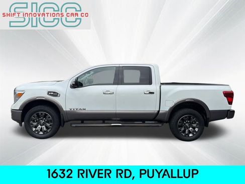 Used 2017 Nissan Titan SV image 3