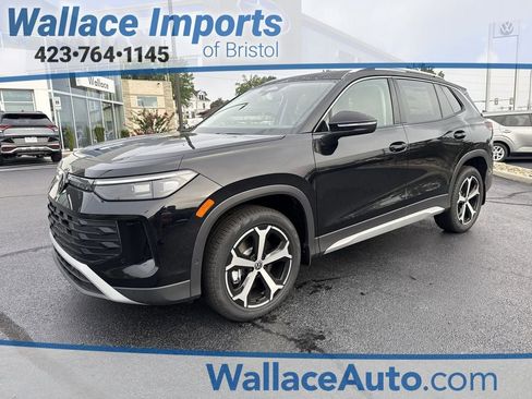 New 2025 Volkswagen Tiguan SE image 1