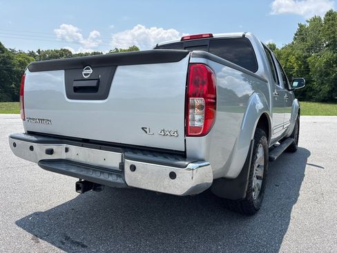 Used 2019 Nissan Frontier SL AWD/4WD image 5