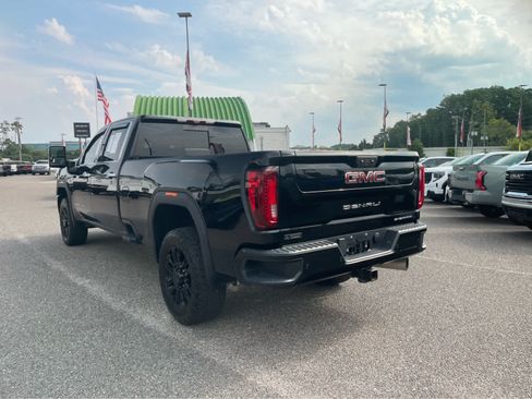 Used 2022 GMC Sierra 2500 Denali w/ Denali Black Diamond Edition AWD/4WD image 7