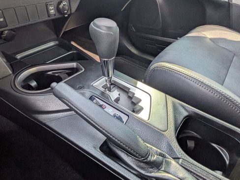 Used 2018 Toyota RAV4 XLE image 23