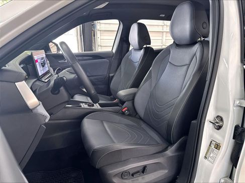 Certified 2026 Volkswagen Tiguan SE R-Line FWD image 23