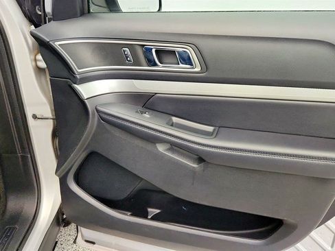 Used 2017 Ford Explorer XLT w/ Equipment Group 202A image 27
