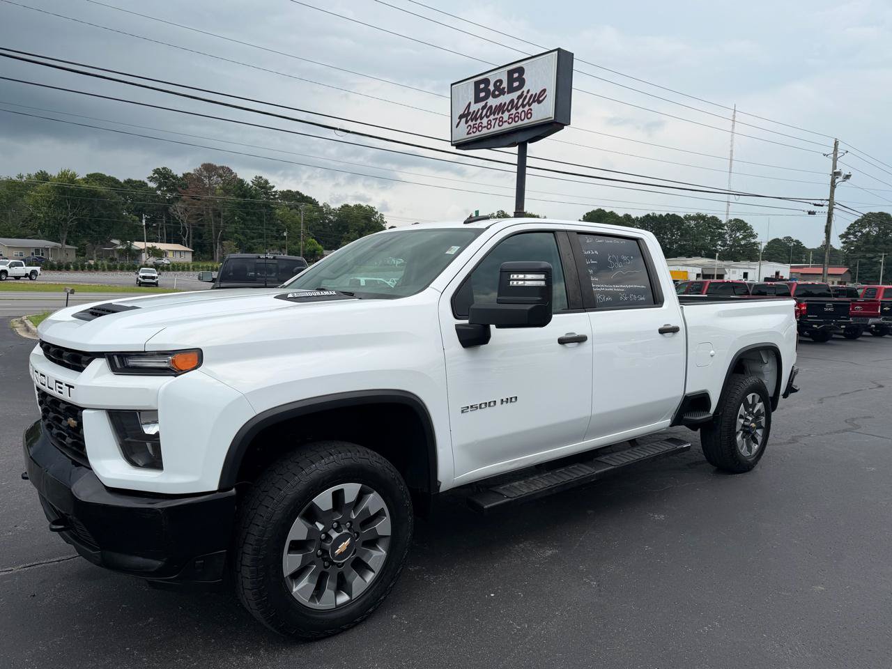 Used 2021 Chevrolet Silverado 2500 Custom w/ Custom Value Package AWD/4WD image 1
