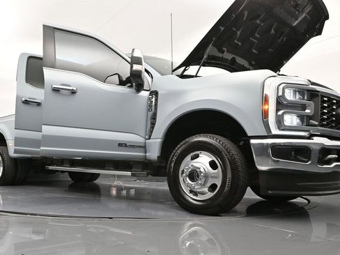 Used 2024 Ford F350 Lariat w/ Chrome Package image 47