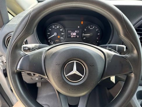 Used 2020 Mercedes-Benz Metris image 18