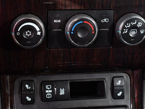 Used 2017 Chevrolet Traverse LT w/ Style and Technology Package FWD image 30