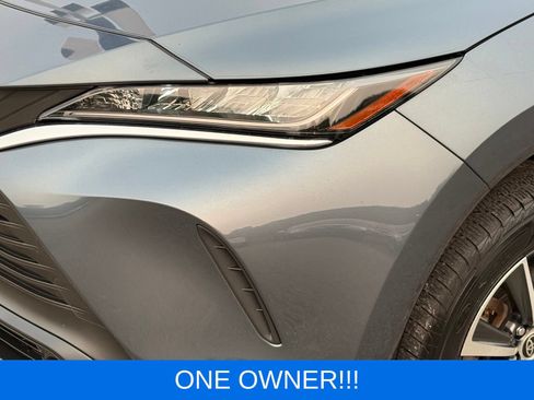 Used 2022 Toyota Venza LE AWD/4WD image 13