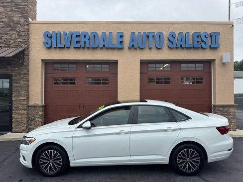 Used 2019 Volkswagen Jetta SE w/ Cold Weather Package image 1