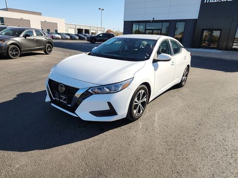 Used 2023 Nissan Sentra SV image 3