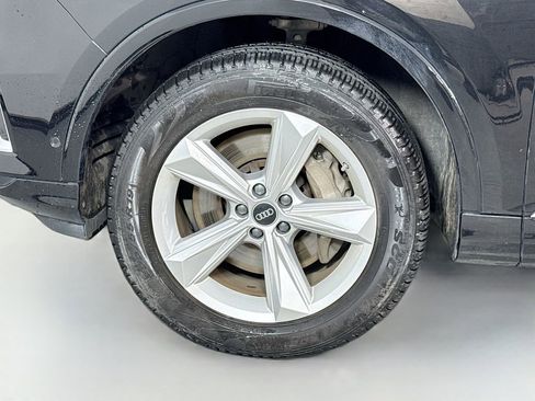 Used 2023 Audi Q7 2.0T Premium Plus w/ Premium Plus Package AWD/4WD image 9