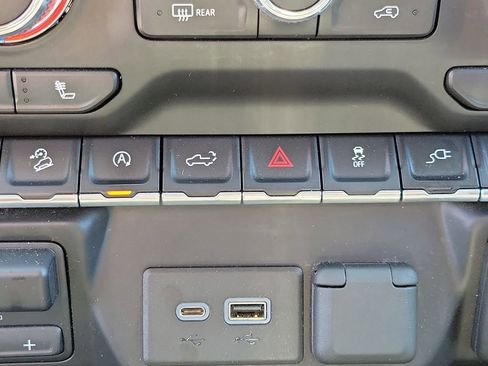 Used 2020 GMC Sierra 1500 Elevation w/ Elevation Value Package AWD/4WD image 32