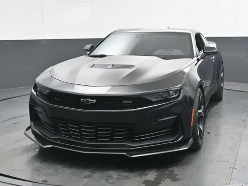 Used 2022 Chevrolet Camaro SS RWD image 6