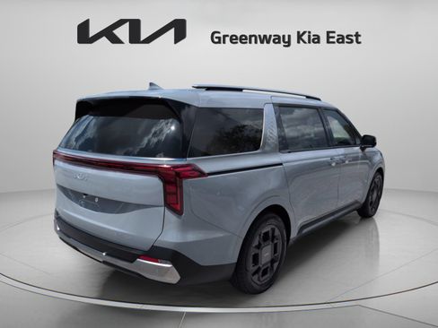 Certified 2026 Kia Carnival SX FWD image 6