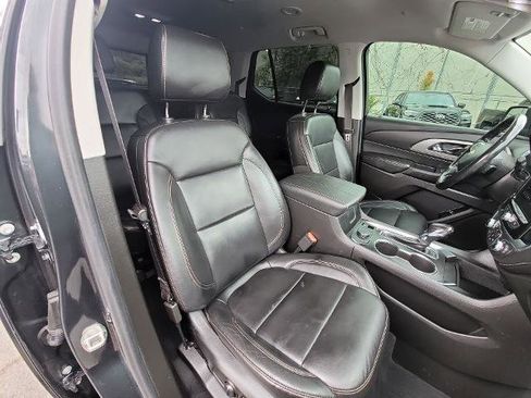 Used 2021 Chevrolet Traverse LT FWD image 26