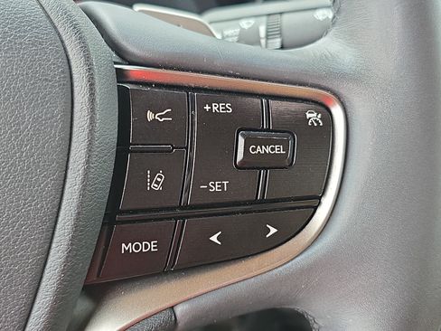 Used 2022 Lexus ES 350 Ultra Luxury w/ Accessory Package 2 FWD image 17