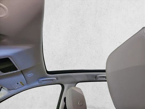 Used 2025 Land Rover Discovery Sport S image 29