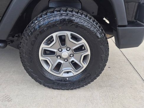 Used 2009 Jeep Wrangler X w/ Black Appearance Group AWD/4WD image 18