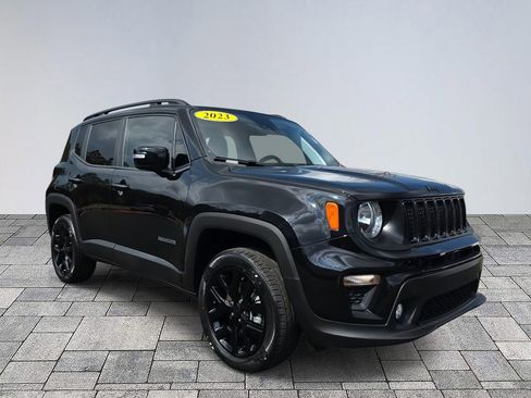 Used 2023 Jeep Renegade Altitude image 1